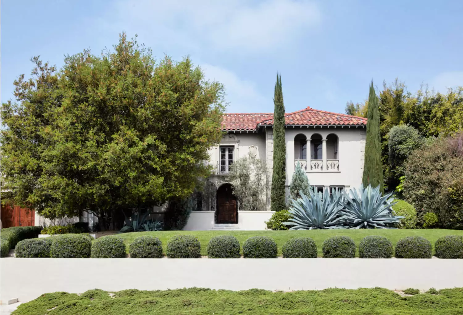 Italian Villa in Los Angeles - Gốm sứ xây dựng Hải Long