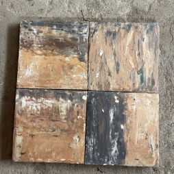 gạch men rỉ sét cũ kỹ