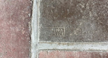 nền gạch cổ